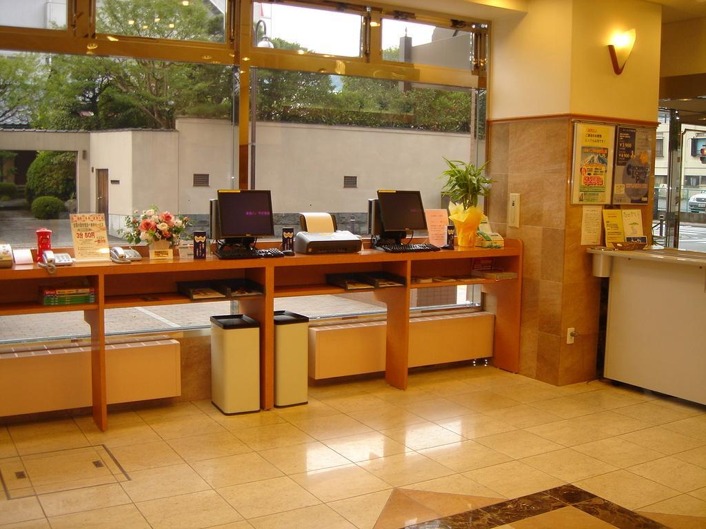 Toyoko Inn Kofu-Eki Minami-Guchi No.1 Zewnętrze zdjęcie