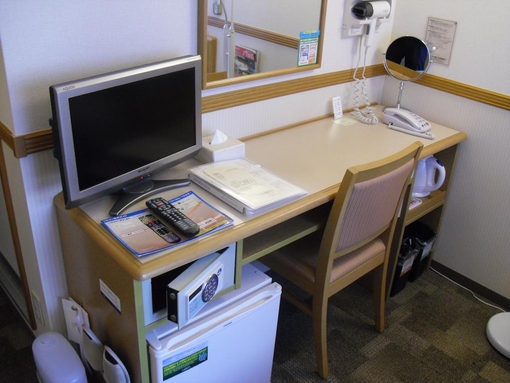 Toyoko Inn Kofu-Eki Minami-Guchi No.1 Zewnętrze zdjęcie