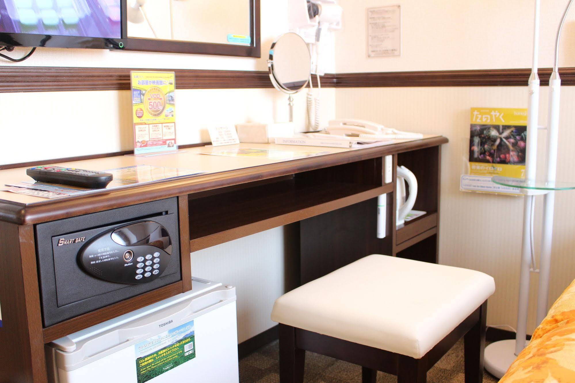 Toyoko Inn Kofu-Eki Minami-Guchi No.1 Zewnętrze zdjęcie