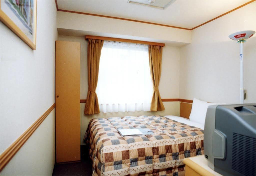Toyoko Inn Kofu-Eki Minami-Guchi No.1 Zewnętrze zdjęcie